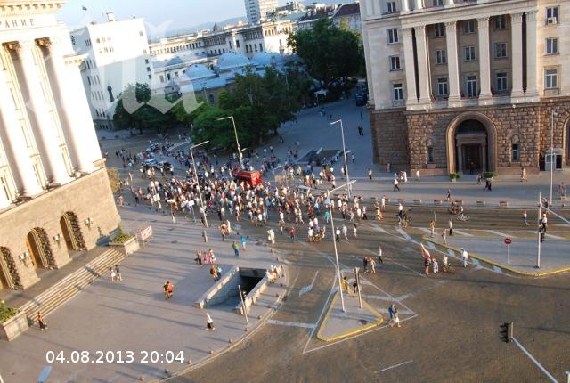 Протестите продължават и днес