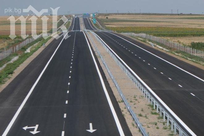 Човек на БСП сложи ръка върху магистралните тоалетни до Бургас