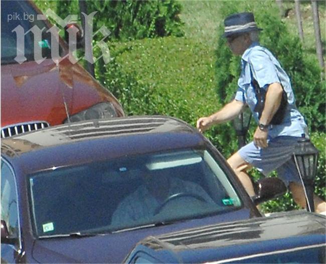 Волен скандално си удължи отпуската заради Деница 