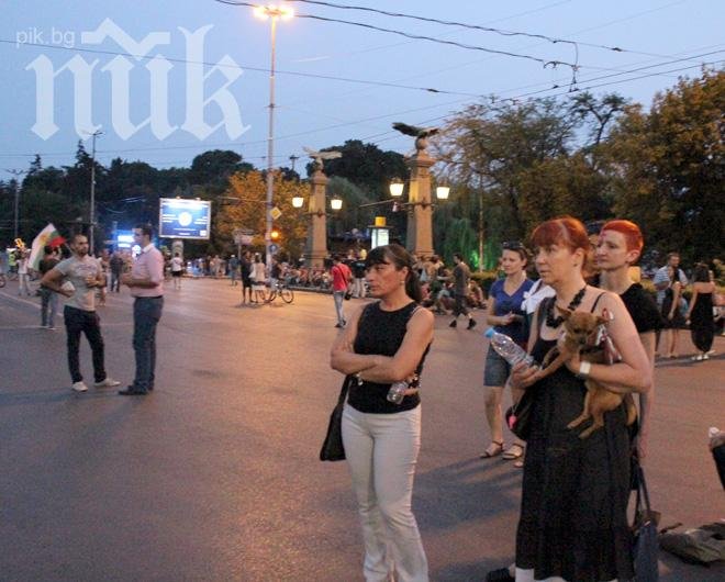 50-ият протест приключи, центърът на София утихна (обзор+снимки)