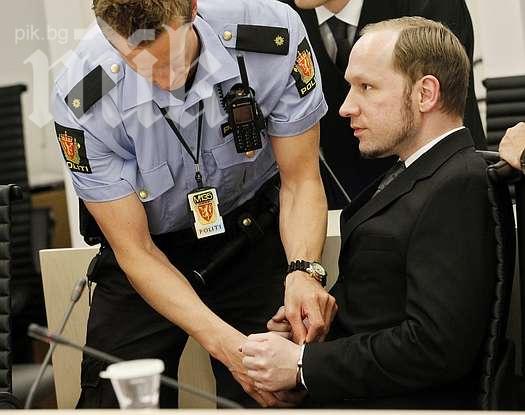 Университетът в Осло отказа да приеме за студент масовия убиец Андерш Брайвик