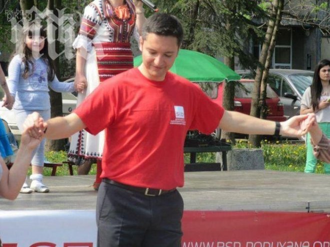 Вигенин забрани Фейсбук на посланиците ни 