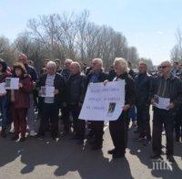 Протестиращи блокираха пътя Бургас - Созопол заради катастрофа