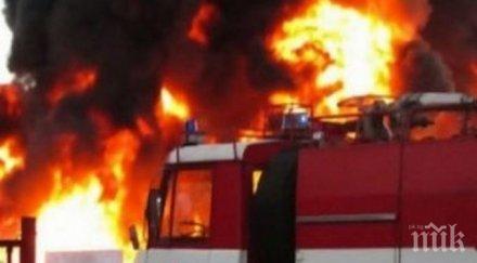 тежка строителна техника горя перник