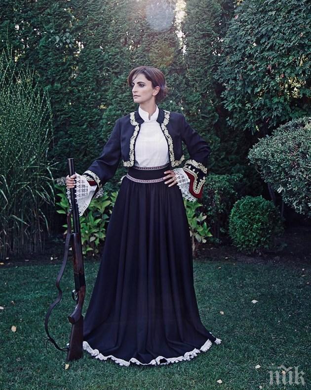 Нина Николина се въоръжи