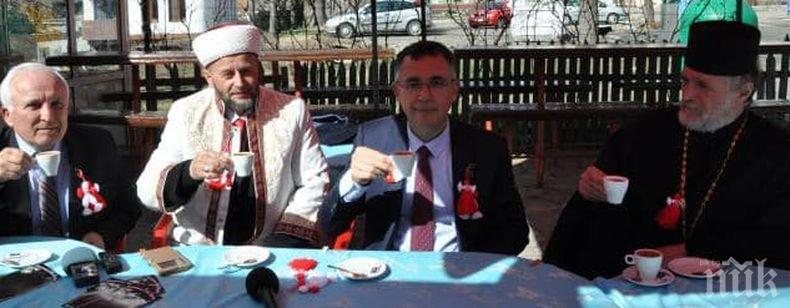 Поп, учител и мюфтия на една маса за 3 март