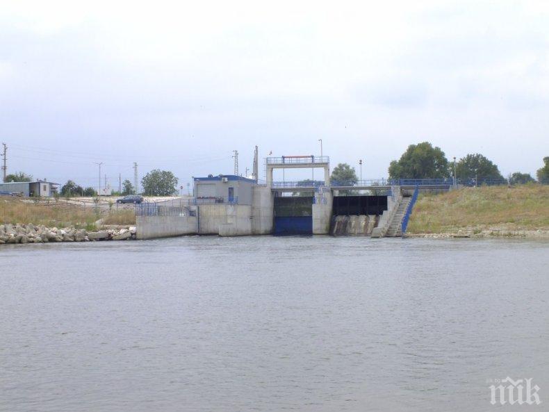 Мини ВЕЦ замърсила с манган водата на Брестовица