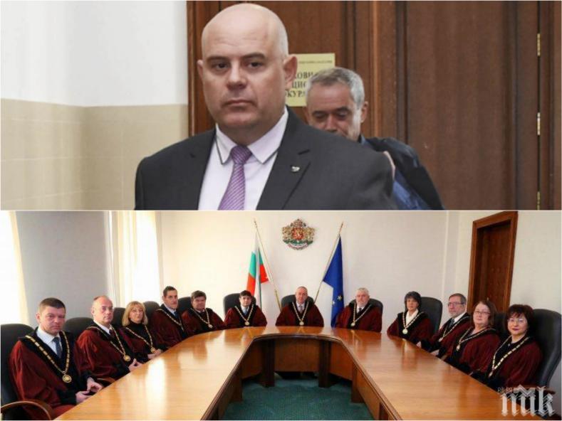 РАЗВРЪЗКА! Конституционните съдии допуснаха делото за имунитета на Румен Радев по искането на Иван Гешев