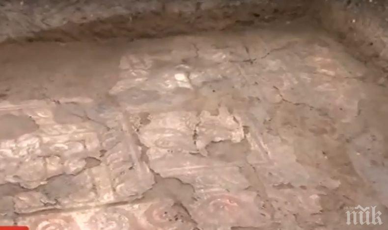 УНИКАЛНА НАХОДКА: Златни монети и римски мозайки от ранното християнство откриха край болницата в Девня