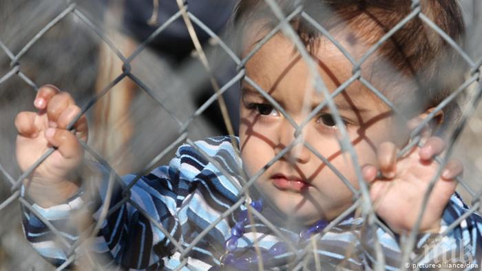 Берлин приема 100 деца от гръцки бежански лагери