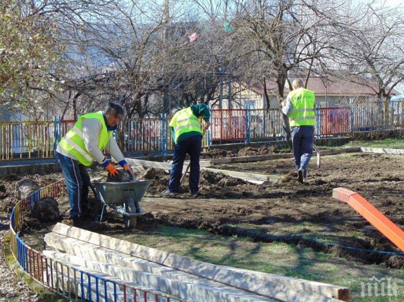 Правят 11 нови детски площадки в Шумен