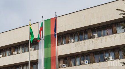 социалните ямбол носят храна лекарства възрастните апелират пенсионерите отварят непознати