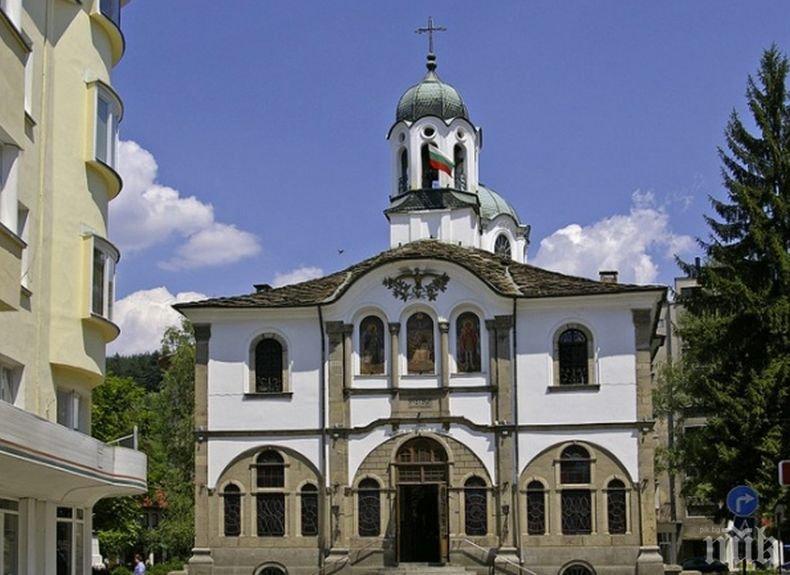 Храмовете в Габрово с молебен срещу коронавируса