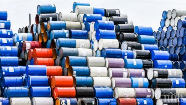 Петролът поскъпна леко