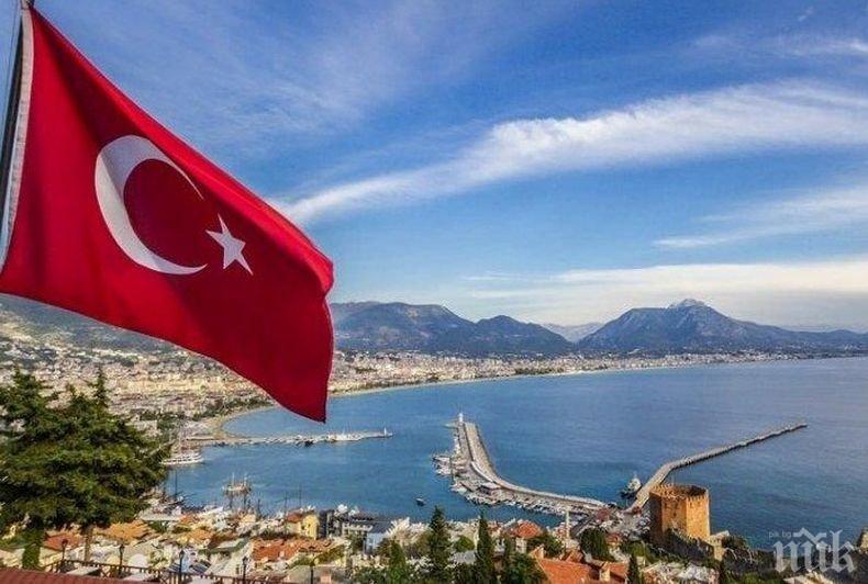 Турски министър призова за отлагане на старта на туристическия сезон в страната