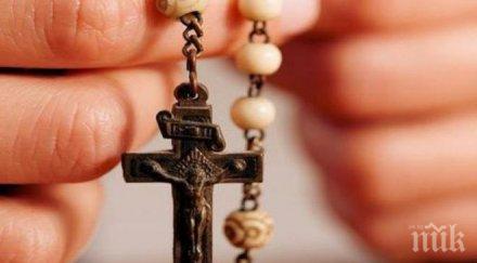 попове посещават домовете възрастните хора русе