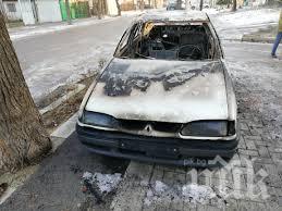 Изгасиха пламнала кола в Кърджали