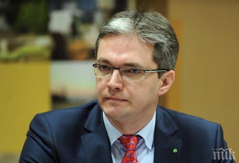 Полякът Адам Ярубас e първият евродепутат с коронавирус