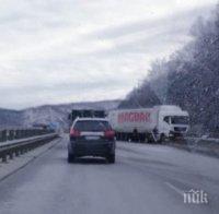 Мъж загина, след като се заби в ТИР на магистрала „Тракия“
