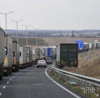 СПЕШНО: Военно летище край Хасково става паркинг за тировете от „Капитан Андреево”