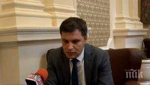 Александър Сиди попиля червените и Радев: Спрете се! Не е 9-и септември - кризата не е момент за евтин пиар
