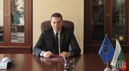 илиан тодоров твърдо поддържам адмирирам мерките правителството covid борисов сульо пульо крадяха брутално хищнически държавата