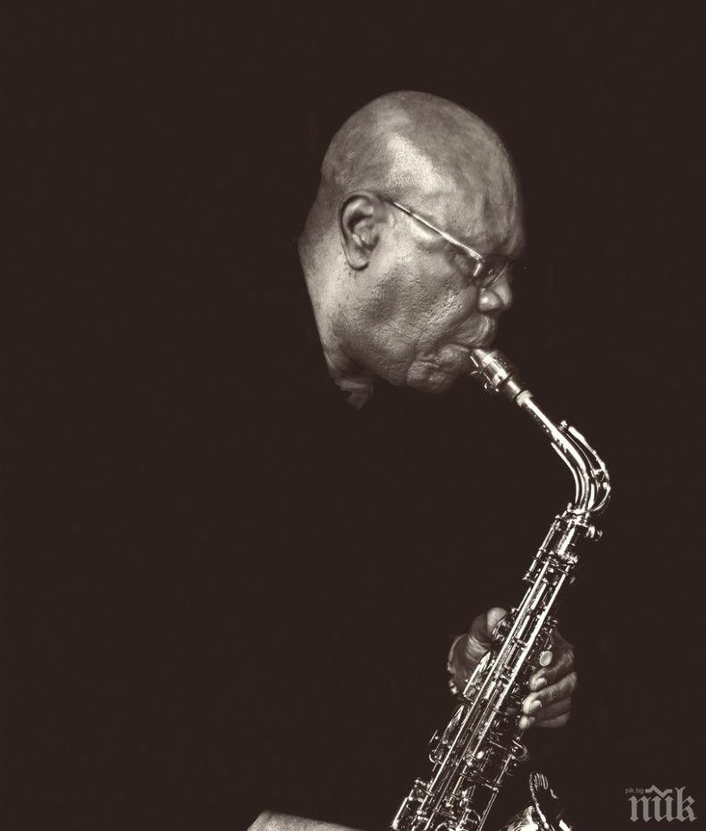 Световно известен саксофонист е починал от коронавирус
