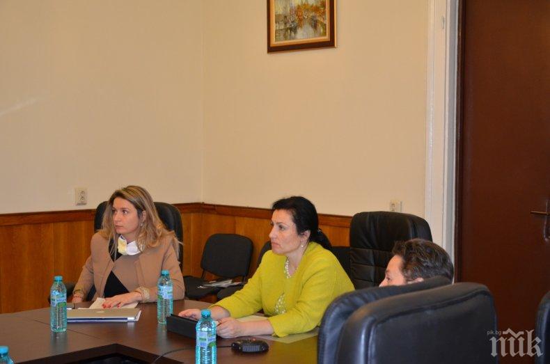 Министър Танева предложи недоговорените бюджети по европейските програми към МЗХГ да се пренасочат за подкрепа на уязвими производители