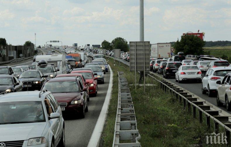 ПЪЛНА БЛОКАДА: Хърватия спира междуградския транспорт