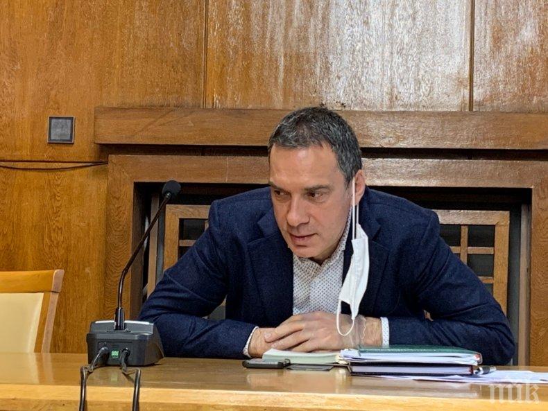 Димитър Николов: Нито аз като кмет, нито МВР може да забрани на самолета от Лондон със 150 българи да кацне. Те не са престъпници