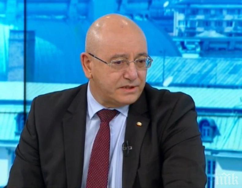 ИЗВЪНРЕДНО В ПИК TV: Министър Димитров с първи думи след срещата с прокуратурата (ВИДЕО/ОБНОВЕНА)