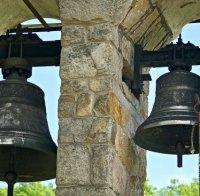 Поп обясни как ще бъдат отслужвани църковните служби