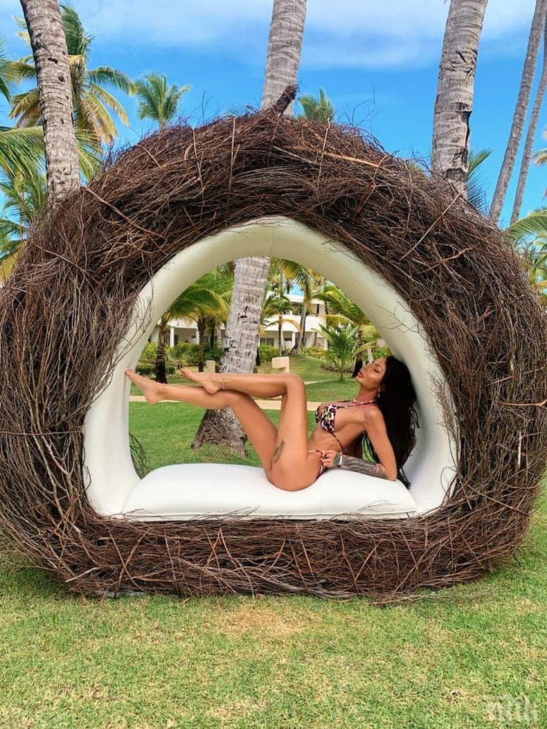 КАКВА НЕВЕРОЯТНА ДРАМА: Деси Фотосесията без фризьор от 3 седмици (СНИМКА)