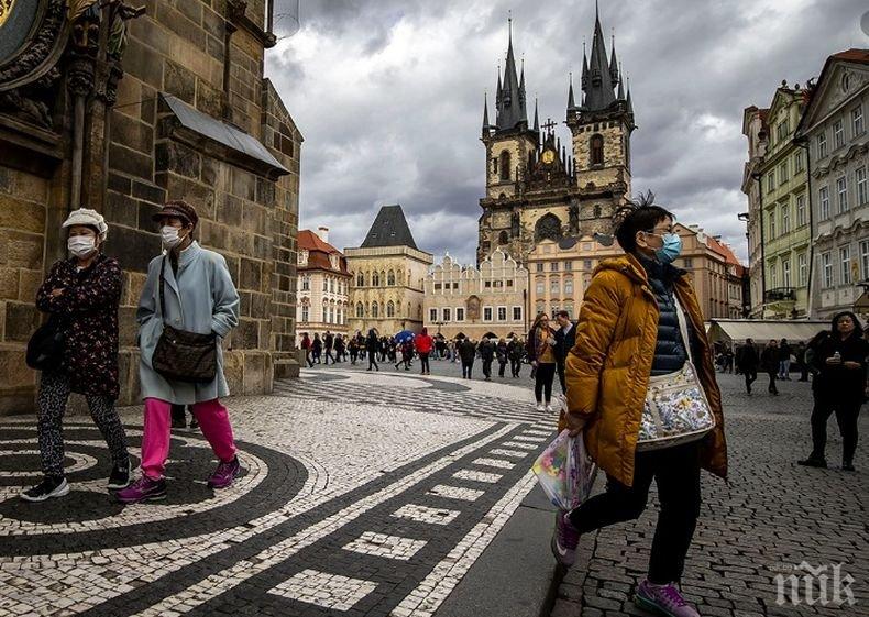 Чешки министри отнасят глоби за неспазване на мерките за безопасност заради коронавируса
