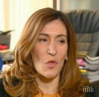 Министър Ангелкова поиска мерки за спасяване на туроператорите