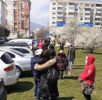 САМО В ПИК: Опашката пред бюрото на труда в 