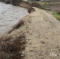 Марица къса дига в района на Септември (СНИМКА)