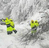 Рудозем обяви бедствено положение, снегът е метър