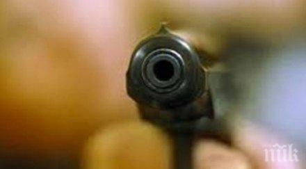 мъж застреля петима младежи заради шум русия