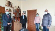 Общински съветници от ГЕРБ дариха средства за медиците на първа линия в област Кърджали