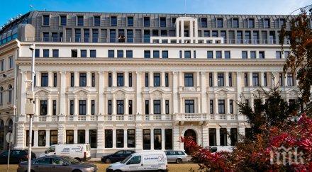 банката развитие подкрепя млн пощенска банка общинска банка