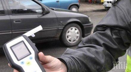 куриоз надрусан шофьор опита заблуди полицаи пръсна дезинфектант устата превъртя дрегера