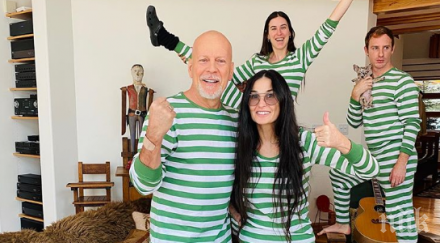 брус уилис деми мур отново заедно забавляват пижами