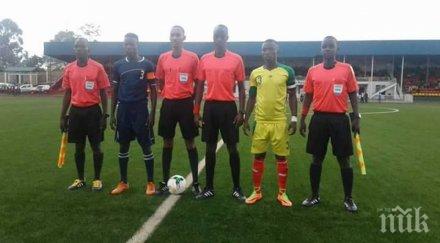 ентусиасти екзотичните места където все играе футбол