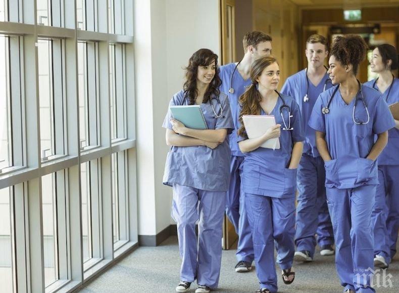 Глад за кадри: СЗО обяви какъв е дефицитът за медицински сестри по света в условията на пандемията от коронавируса