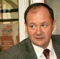 Миков пита лидерите на парламентарни групи кога да свика заседанието за бюджета