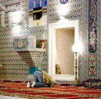 Мюсюлманите честват Рамазан байрам
