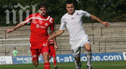 асен букарев гони трима славия