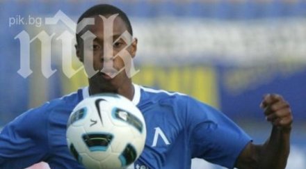 левски предлага мюлдер ботев