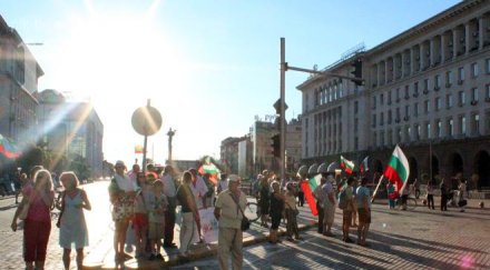 туристите конкурират численост протестиращите центъра софия